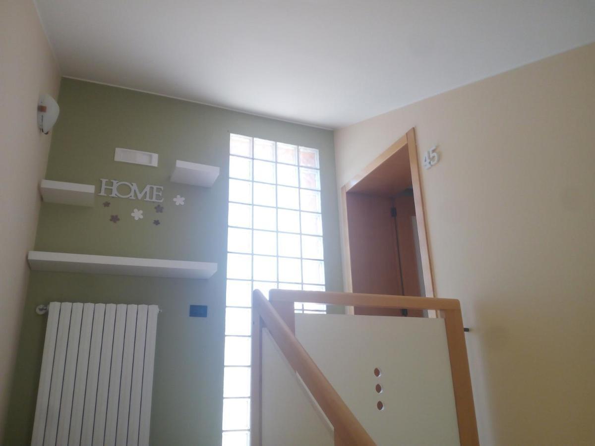 The Holiday House Hotel ซานเตราโม อิน คอลเล ภายนอก รูปภาพ